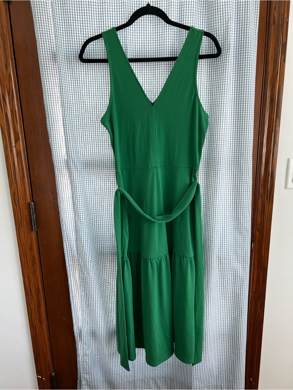 Banana Republic Emerald Green Sleeveless V-Neck Midi Dress